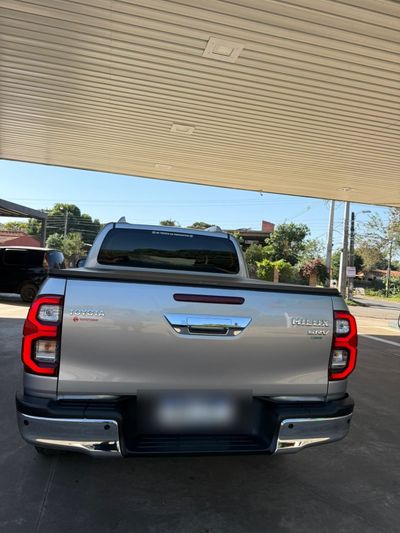 Toyota Hilux miniatura 6