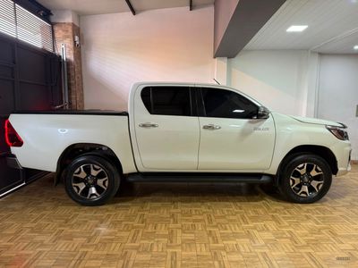 Toyota Hilux miniatura 11