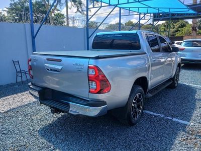 Toyota Hilux miniatura 4