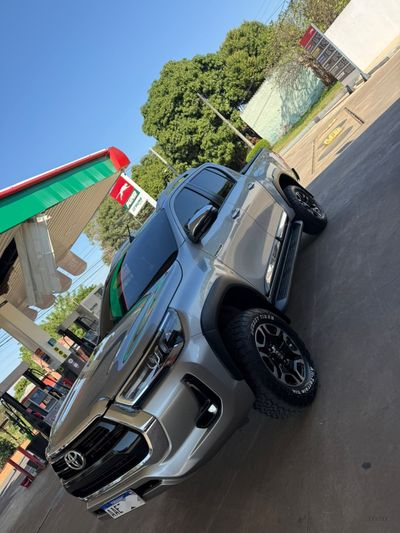 Toyota Hilux miniatura 11