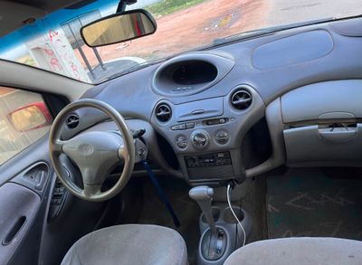 Toyota Vitz miniatura 8