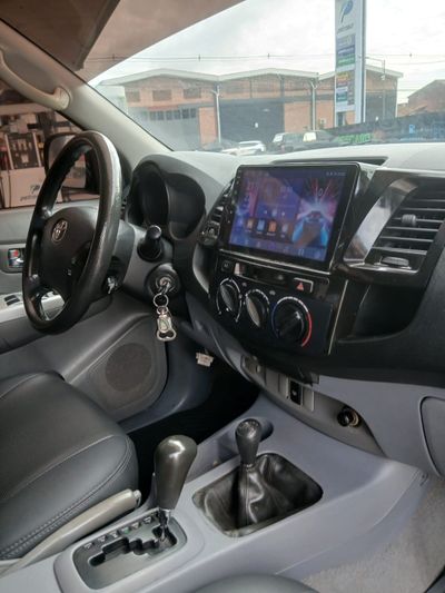 Toyota Hilux miniatura 7