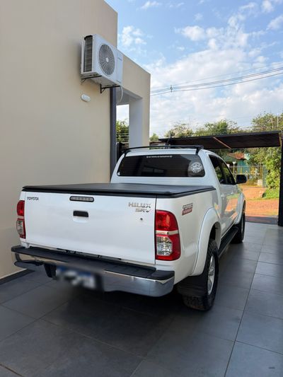 Toyota Hilux miniatura 6