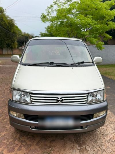 Toyota Regius miniatura 4