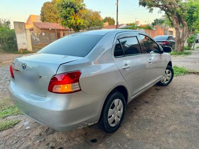 Toyota Belta miniatura 5