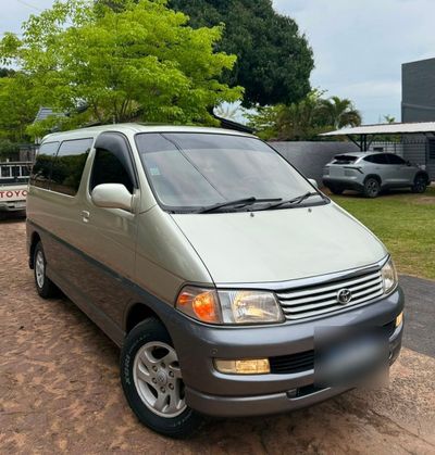 Toyota Regius miniatura 3