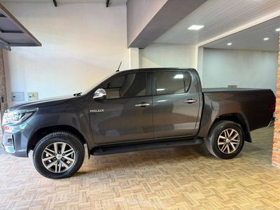 Toyota Hilux miniatura 7