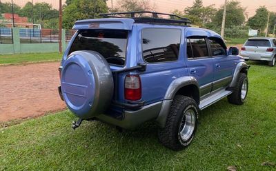 Toyota Hilux Surf miniatura 6