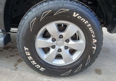 Toyota Hilux miniatura 5