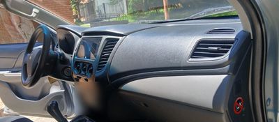 Mitsubishi Triton miniatura 6