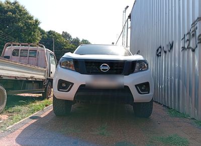 Nissan Frontier miniatura 2