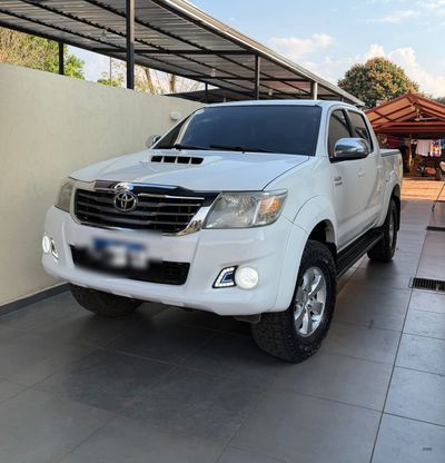 Toyota Hilux miniatura 2