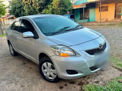 Toyota Belta miniatura 3