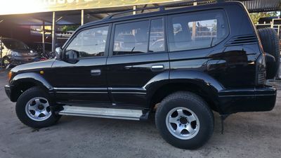 Toyota Land Cruiser Prado miniatura 4