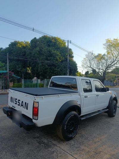 Nissan Frontier miniatura 5