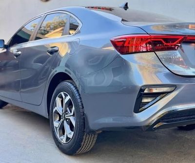 Kia Cerato miniatura 3