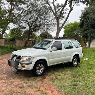 Nissan Terrano miniatura 3