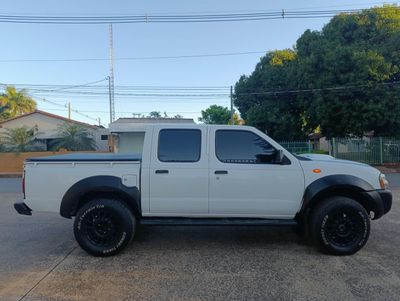 Nissan Frontier miniatura 11