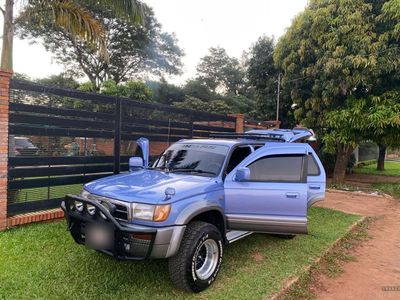 Toyota Hilux Surf miniatura 2