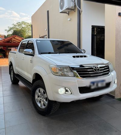 Toyota Hilux miniatura 3