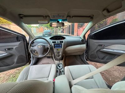 Toyota Belta miniatura 9