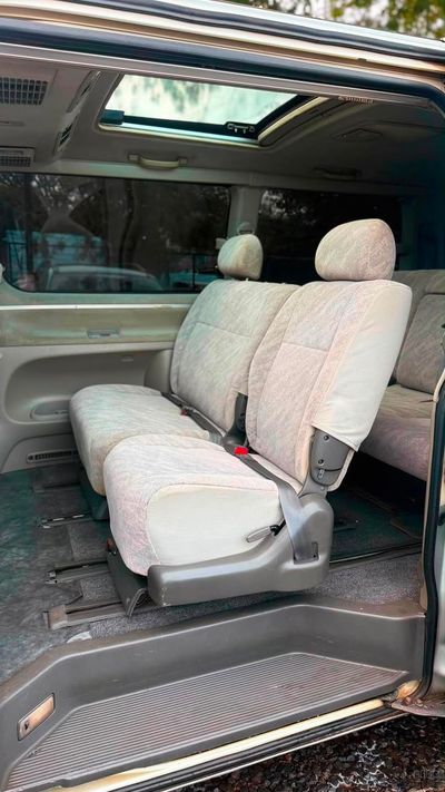Toyota Gran Hiace miniatura 9