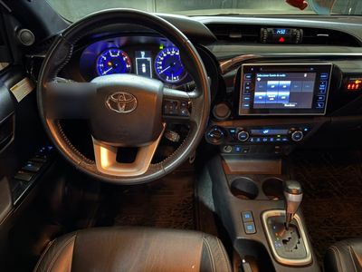 Toyota Hilux miniatura 7