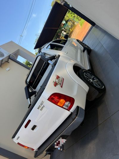 Toyota Hilux miniatura 13