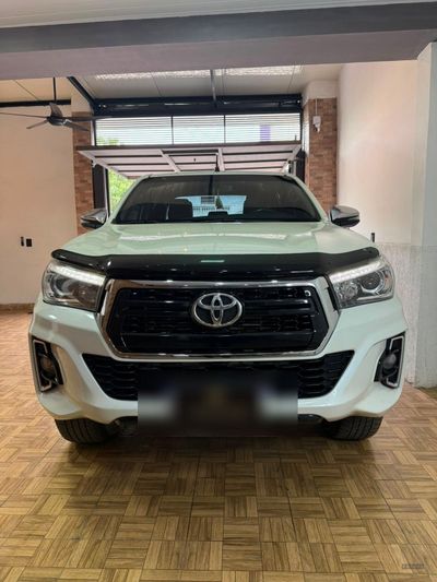 Toyota Hilux miniatura 14