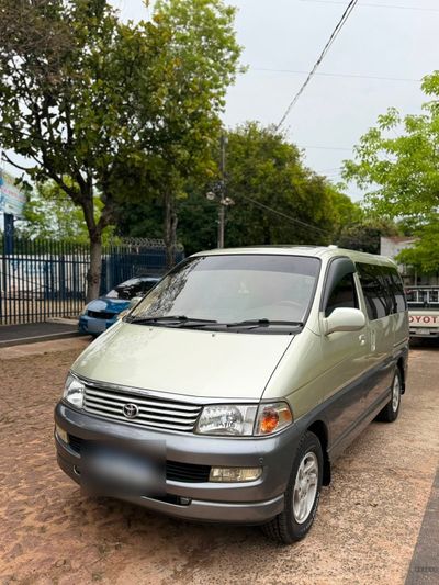 Toyota Regius miniatura 2