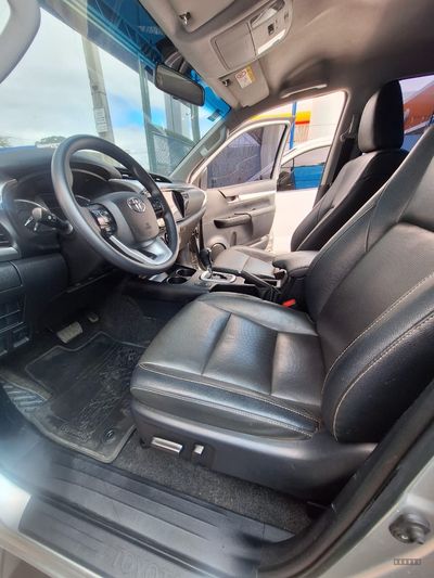 Toyota Hilux miniatura 7