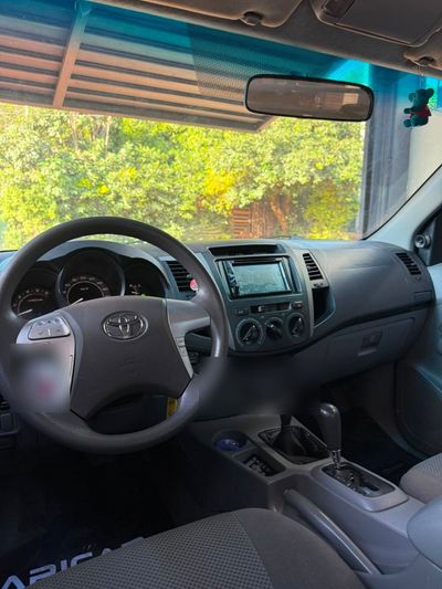 Toyota Hilux miniatura 5