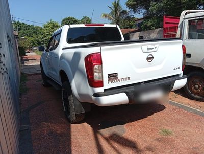 Nissan Frontier miniatura 6