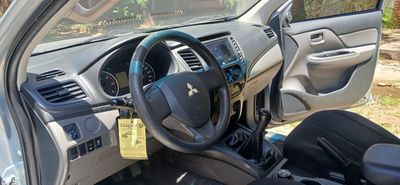 Mitsubishi Triton miniatura 12