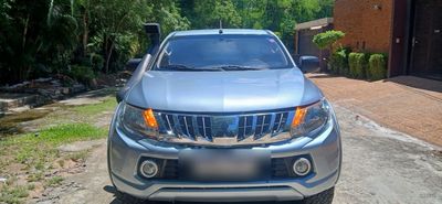 Mitsubishi Triton miniatura 21