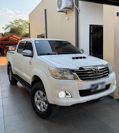Toyota Hilux miniatura 4