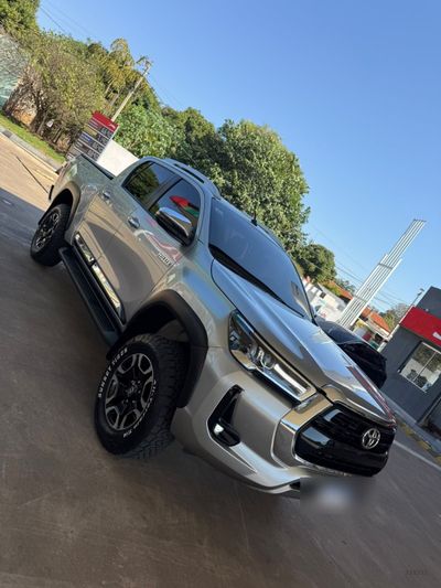 Toyota Hilux miniatura 14