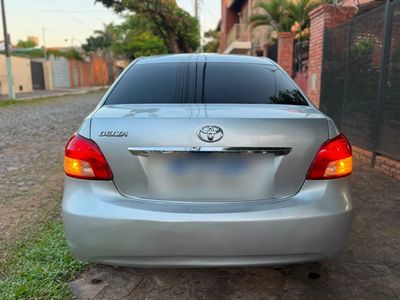 Toyota Belta miniatura 11