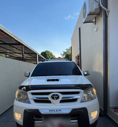 Toyota Hilux miniatura 9