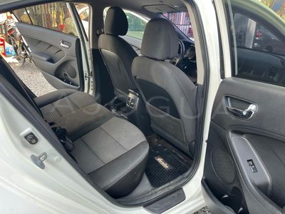 Kia Cerato miniatura 11