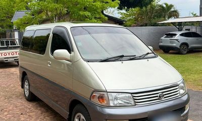 Toyota Regius thumbnail 1