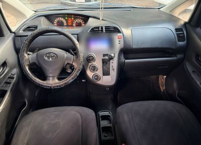 Toyota Ractis miniatura 5