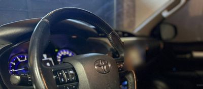 Toyota Hilux miniatura 8