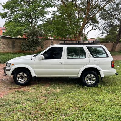 Nissan Terrano miniatura 5
