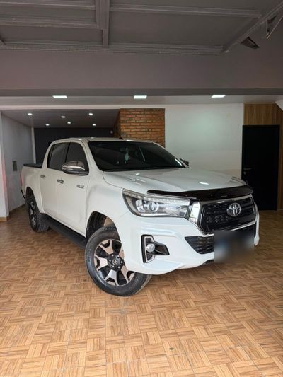 Toyota Hilux miniatura 4
