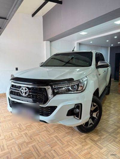Toyota Hilux miniatura 16