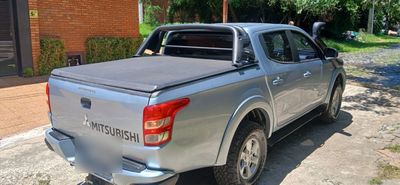 Mitsubishi Triton miniatura 7