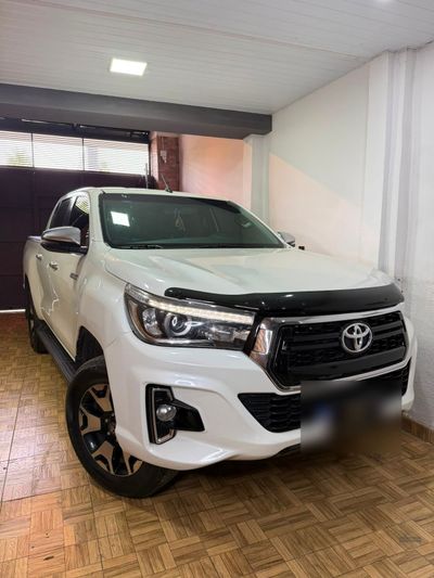 Toyota Hilux miniatura 9