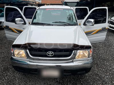 Toyota Hilux miniatura 11