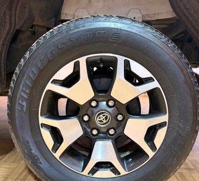 Toyota Hilux miniatura 10